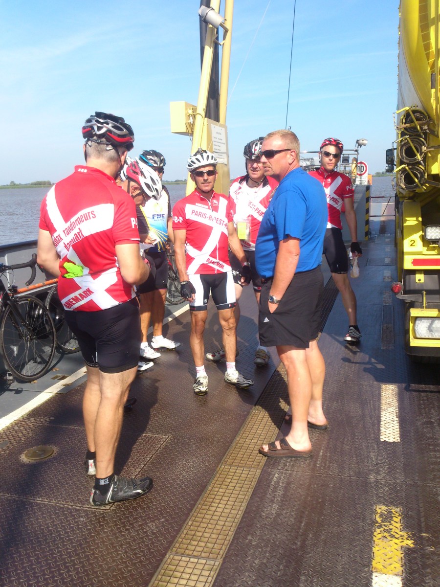 2014-07-22 Haderslev-Paris, 1. etappe i Tyskland - Hurtigoverfart Brake-Sandstedt.