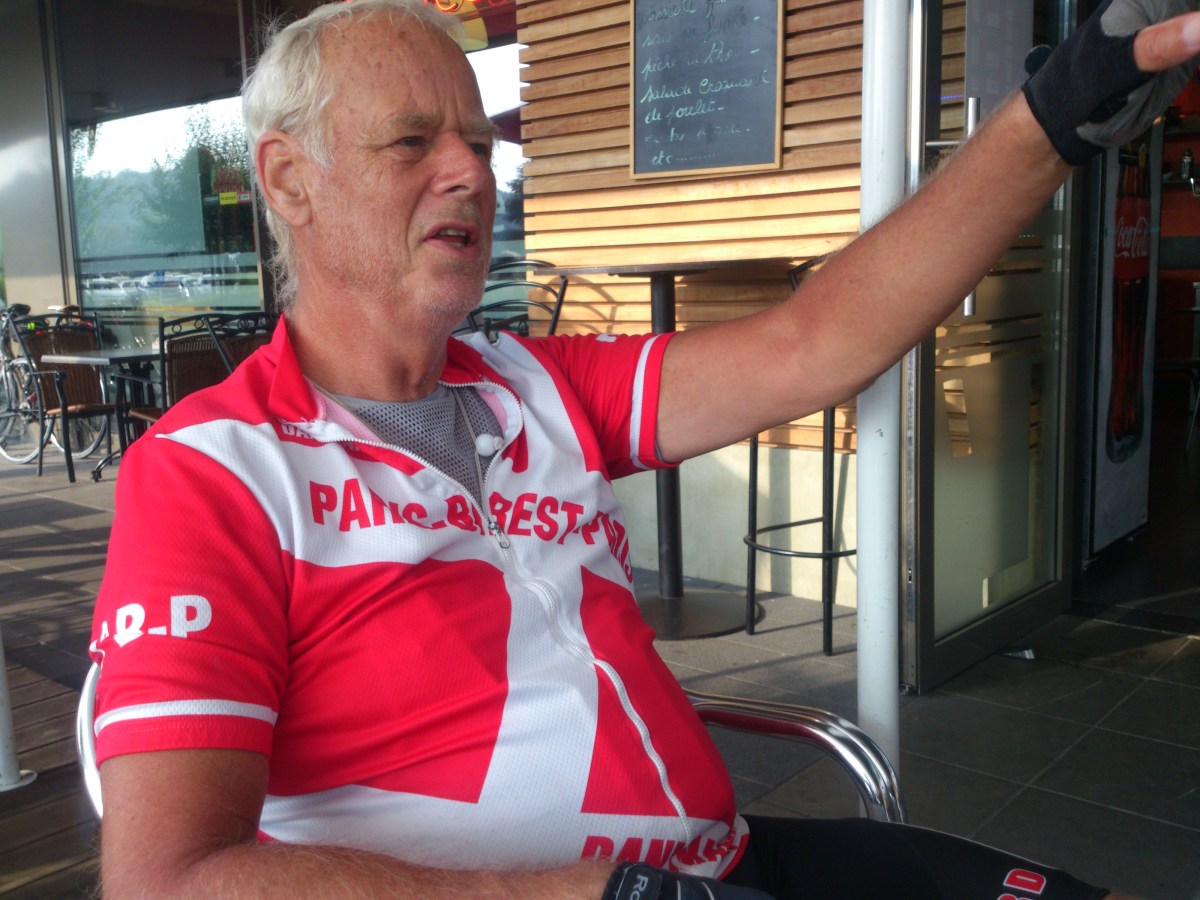 2014-07-24 Haderslev-Paris, 3. etappe i Belgia - Formiddagskaffe.