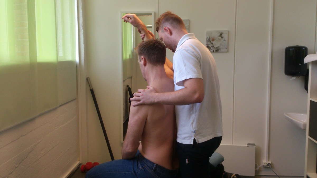 2015-03-24 Samarbeidsavtale med Elin og Sean ved Frisk Helseklinikk på Ålgård.