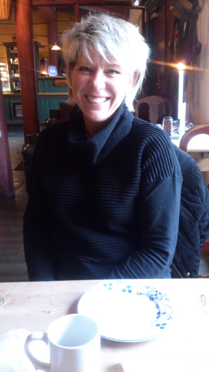 2016-02-10 - 200 km Vinter Brevet - May-Brit ved Byrkjedalstunet.